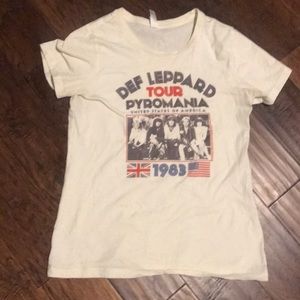 Def Leppard shirt
